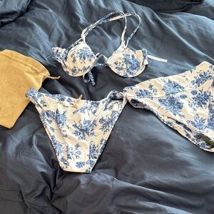 NWT Beautiful Berlook Blue and White Floral Bikini top and two bottoms, Small